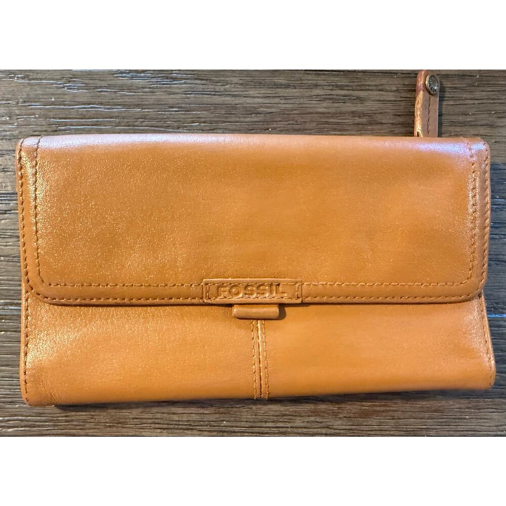 Fossil vintage tan leather wallet